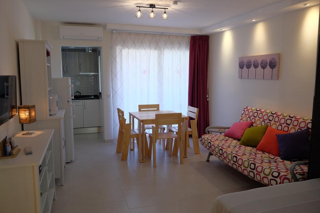 Alboran Premium Arysal Apartman Salou Kültér fotó